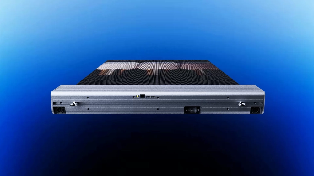 표준 일체형 본체, 내장 송신 카드, 전원선 하나만 연결하면 되는 플러그 앤 플레이.